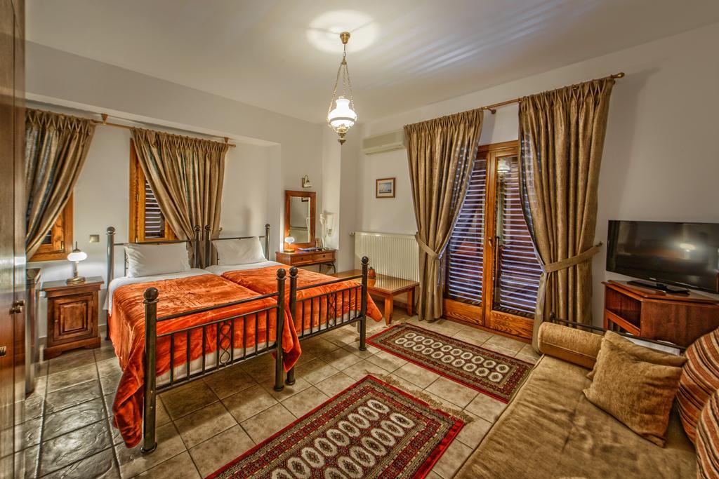 Archodariki Ouranoupoli Rom bilde