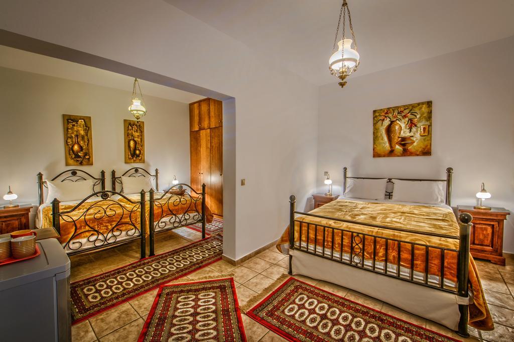 Archodariki Ouranoupoli Rom bilde